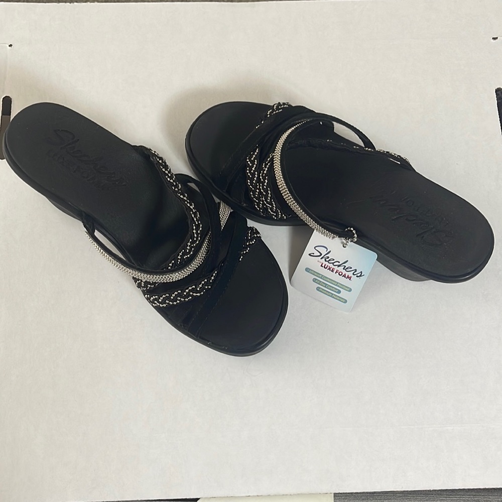 Black sketchers sandals size 7